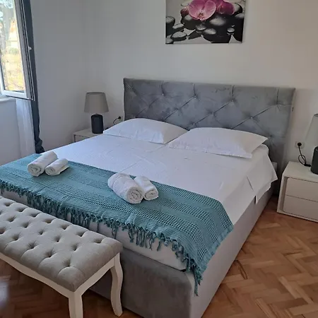 La Petite Maison