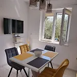 La Petite Maison *